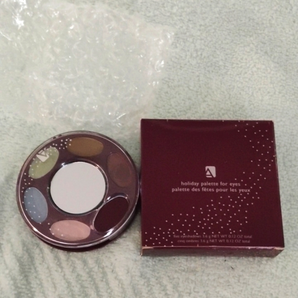 Avon Holiday Eye Palette Multicolor